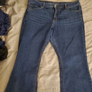 American Eagle hi-rise artist flare 20short